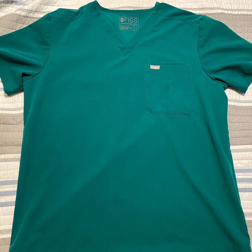 Men’s XL FIGS Two-pocket scrub top (Hunter Green)